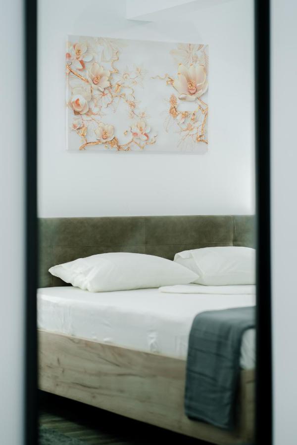 Mavie Boutique Apartament *